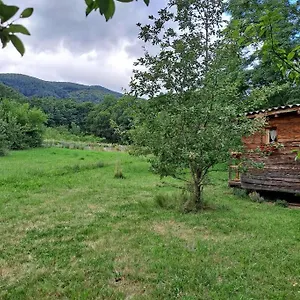 https://charmante-roulotte-atypique.hotels-rhonealpes.com
